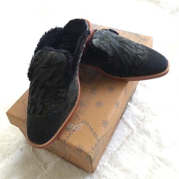 FREE PEOPLE BUTTERFLY EFFECT MULES - Picture 2 of 9